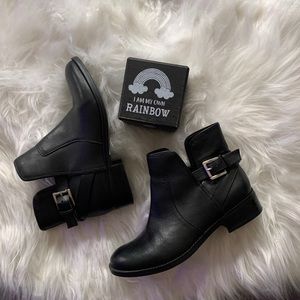 Crown vintage black booties